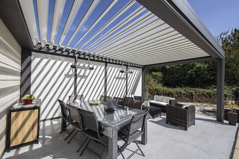 pergola table